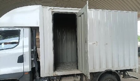 ખાલી ડબો વીરો ૧૦ ફુટ