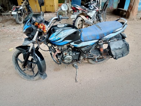 Bajaj discover 2013 1 owner