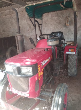 મીની ટ્રેક્ટર વેચવાનું છે.