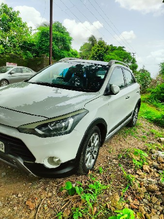 i20 Active top model