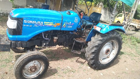ટ્રેકટર વેચવાનું છે