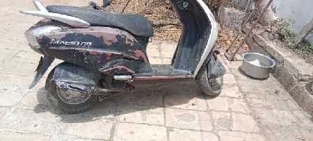 આ એકટીવા વેચવાની છે