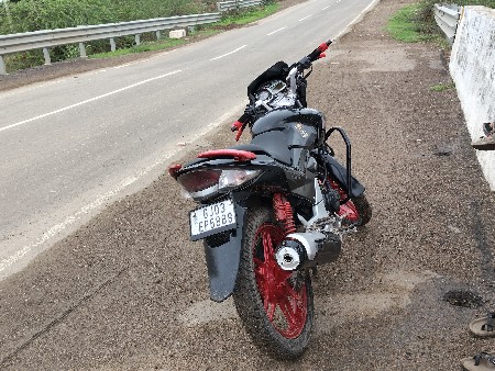 વેચવાની છે
