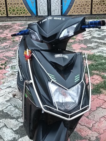 Electric scooty
