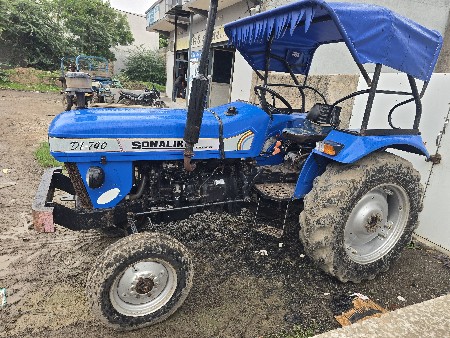 સોનાલીકા 740 2013 મોડલ
