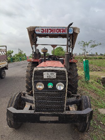 આ ટ્રેક્ટર વેચવાનું છે