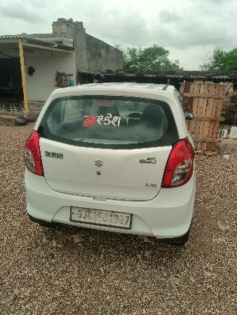 અલ્ટો 800 ગાડી વેચવાની છે.