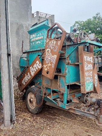 થ્રેશર વેચવાનું છે