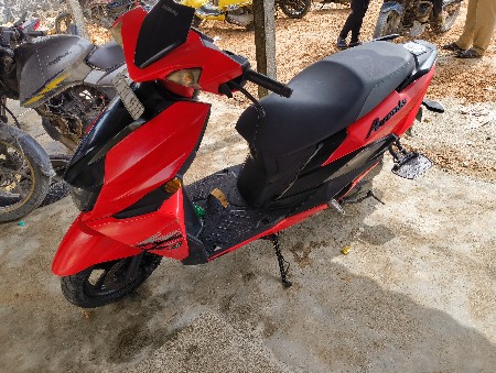 Honda Avenis