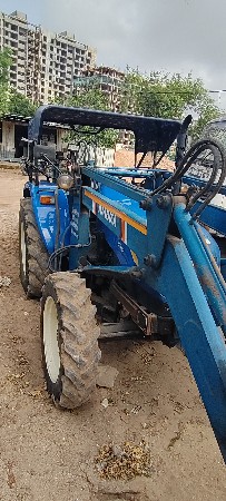 ટ્રેક્ટર. લોડર 4+4