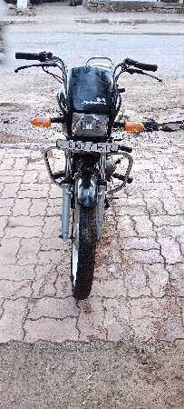 2017 મોડલ બાઇક વેચવાની છે
