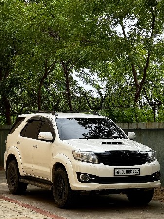 TOYOTA FORTUNER