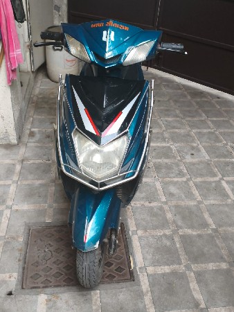 વેચવાની છે