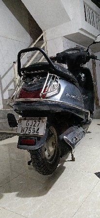 ટુ વ્હીલ વેચવાનો છે