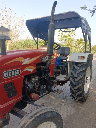 ટ્રેકટર વેચવાનું છે