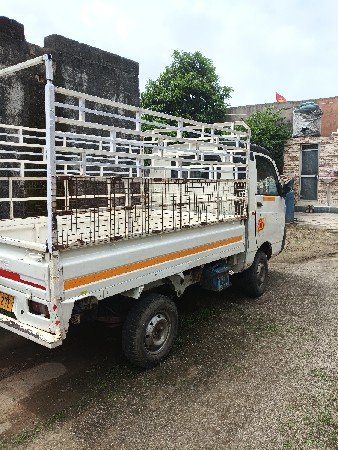 Mahindra supro