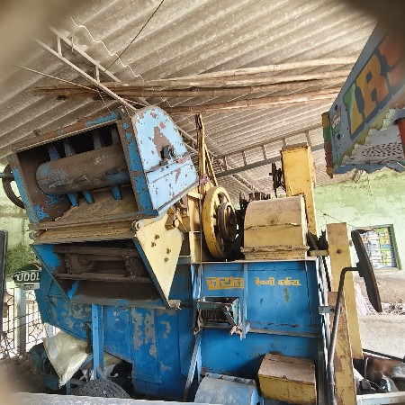 જયંત નું ઠેસર વેચવાનું છે