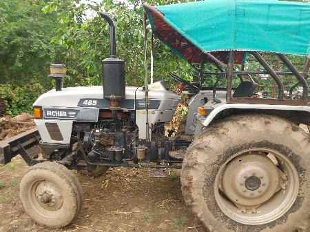 ટ્રેક્ટર વેચવાનું છે