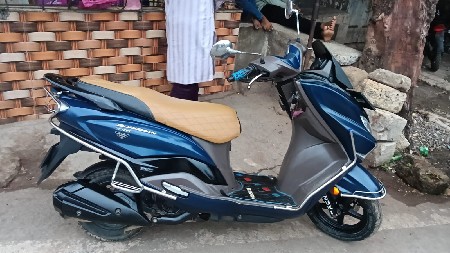 વેચવાની છે