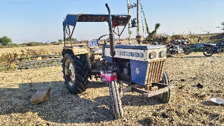 ટ્રેક્ટર વેચવાનું છે