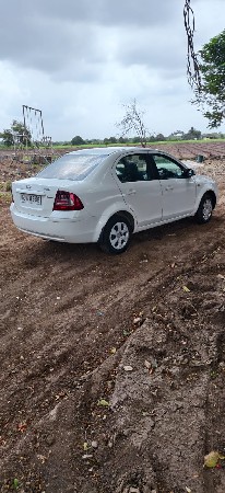 ગાડી વેચવાની છે .