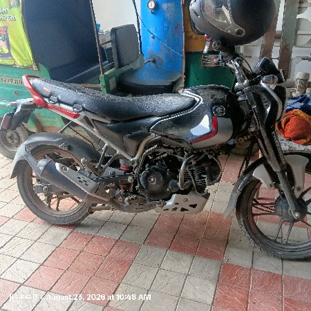 ટુ વ્હીલ વેચવાનું છે