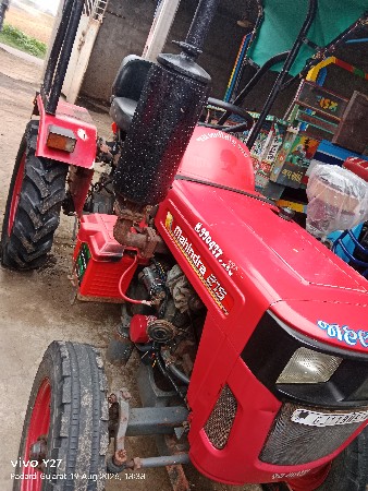 મહેન્દ્રા યુવરાજ 215