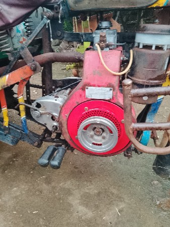 આ છકડો રીક્ષા વેચવાની છે