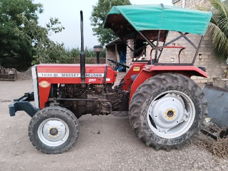 Massey 1035