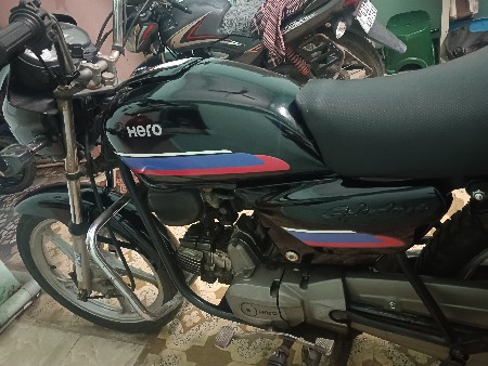 સ્પલેન્ડર 2016 
કિંમત 32000