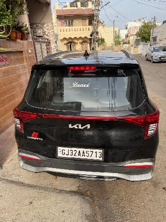 ફોરવહિલ કાર વેચવાની છૅ