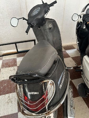 વેચવાની છે