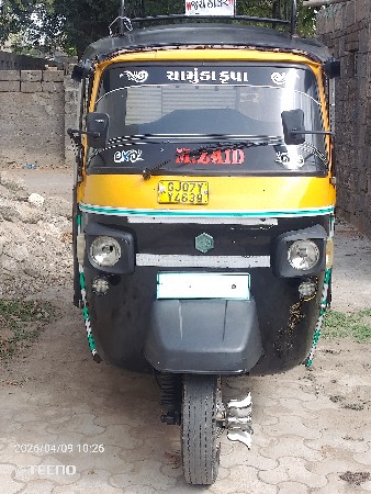 પિયાગો રિક્ષા વેચવા નિ છે