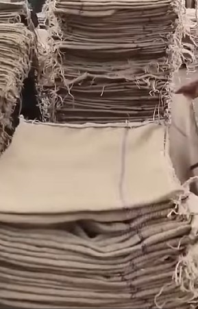 ખોળ ના બારદાન વેચવાના છે