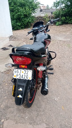 સાઇન ગાડી દેવાની છે.