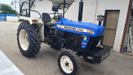 New Holland 3230