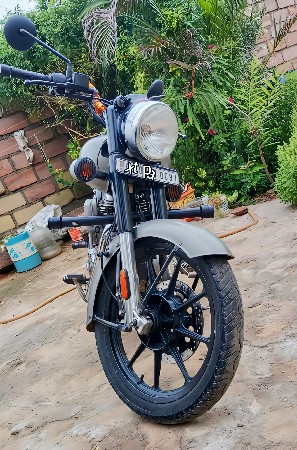a
આ બાઇક વેચવાનું છે.