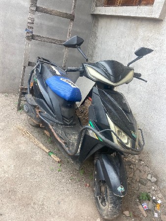 ઇલેક્ટ્રિક સ્કુટી વેચવા ની છે