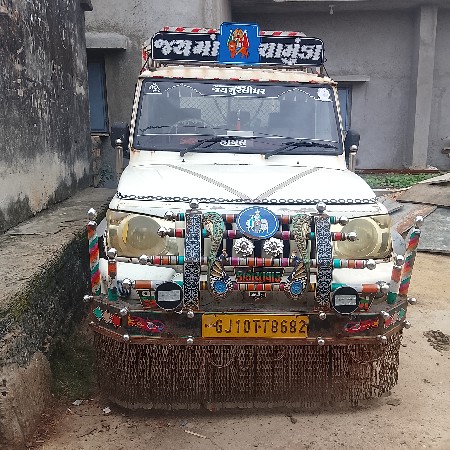 આ બોલેરો વેચવાનો છે