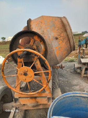 સિમેન્ટના બેલા બનાવવાનું મશીન અને ક