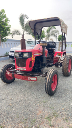 Mahindra yuvraj 215
Model : 2016