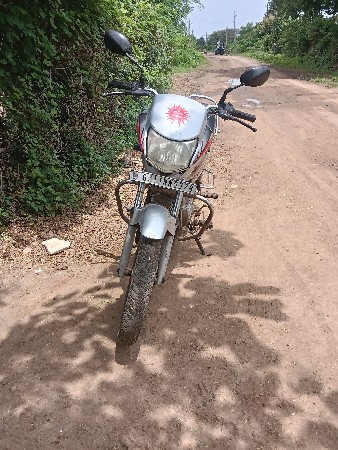 ડીલક્ષ ગાડી વેચી નાખવાની છે 2009