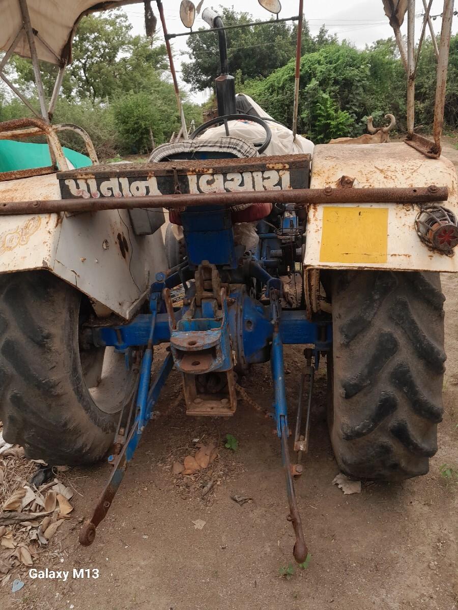 ફોર 3600 1988 મોડલ 130000