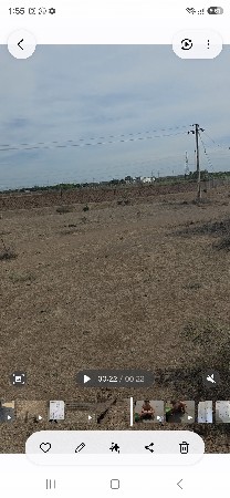 લાલપરડા ગામમાં જમીન વેચવાની છે
