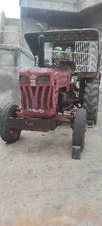 ટ્રેક્ટર વેચવાનું છે