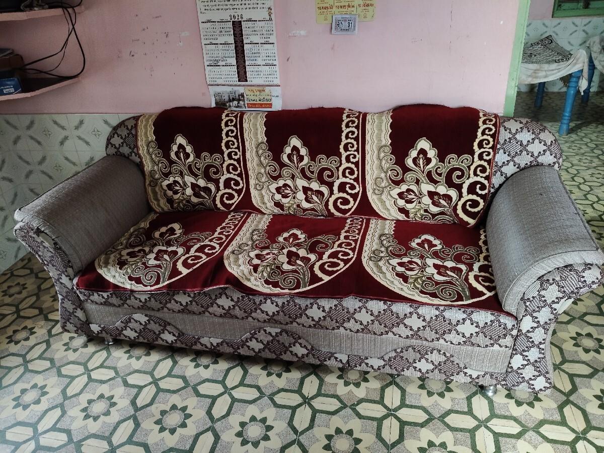 સોફા સેટ વેચવાના છે