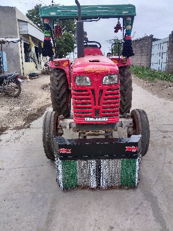 મહેદ્ર 475 વેચવાનું છે