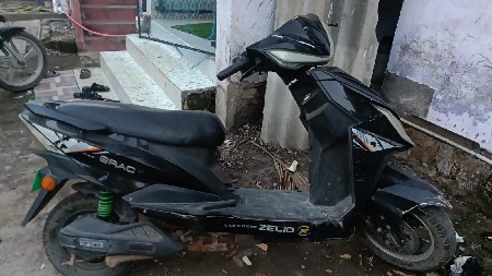 બેટરી વારી સ્કુટી‌ વેચવાની છે