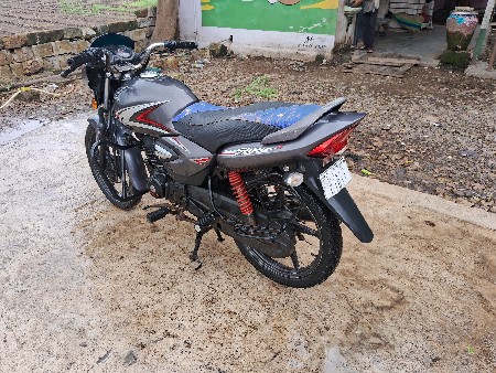 cb સાઈન વેચવાની છે  ઘરઘરાવ ગાડી