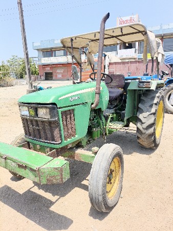ટ્રેક્ટર વેચવાનું છે